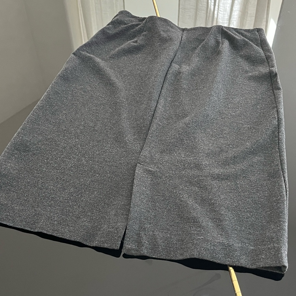 Uniqlo Classic Pencil Skirt - Picture 4 of 5